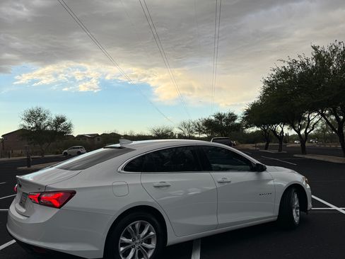Used 2019 Chevrolet Malibu LT FWD image 4