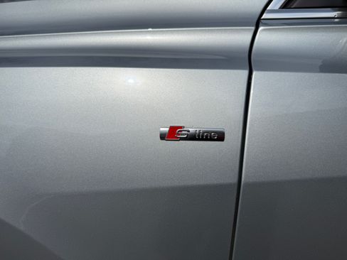 Used 2023 Audi Q8 Premium Plus w/ Premium Plus Package image 22