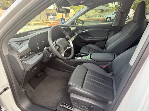 Used 2025 Audi Q6 e-tron Premium Plus w/ Premium Plus RWD image 18