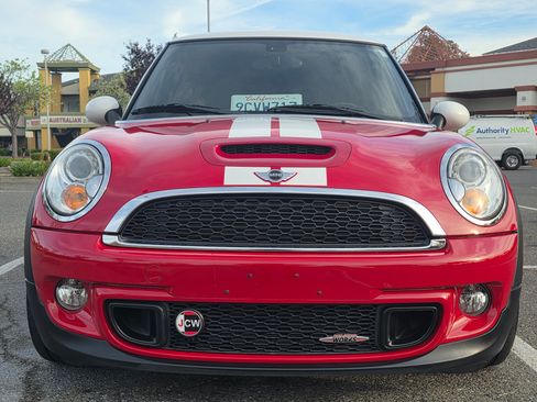 Used 2011 MINI Cooper John Cooper Works image 2