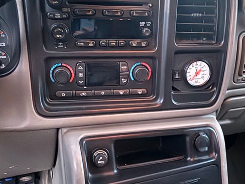 Used 2006 GMC Sierra 2500 W/T w/ Skid Plate Package image 19