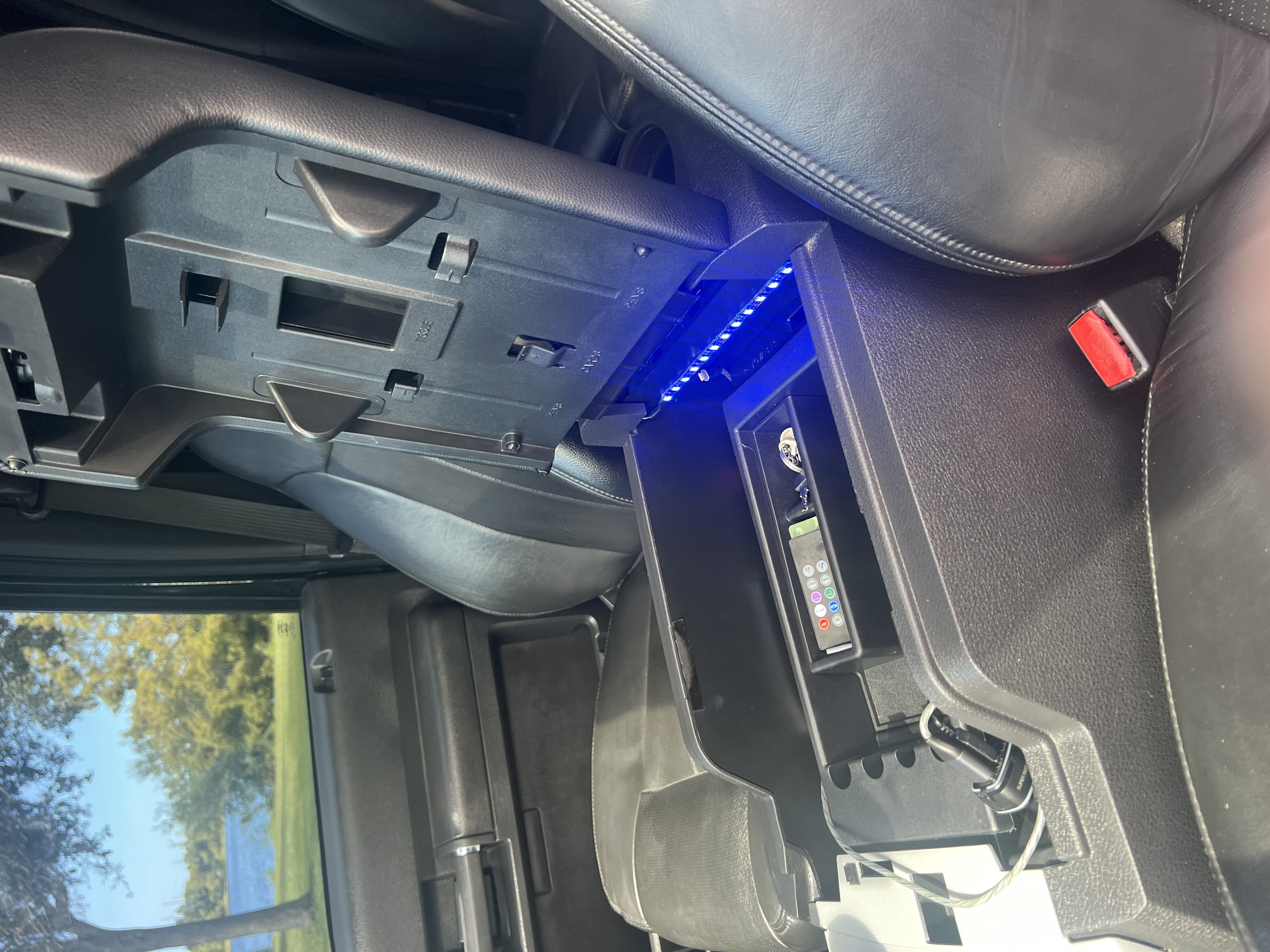 Used 2015 Ford F250 Lariat w/ Lariat Ultimate Package AWD/4WD image 9