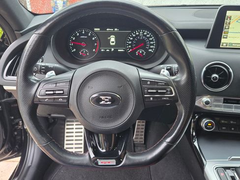 Used 2018 Kia Stinger GT2 image 13