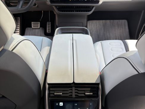 Used 2023 Rivian R1S Launch Edition AWD/4WD image 12