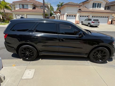 Used 2019 Dodge Durango SXT image 1