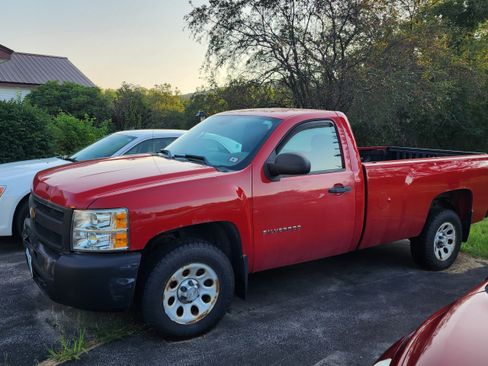 Used 2011 Chevrolet Silverado 1500 W/T image 2