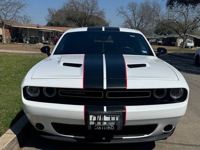 Used 2019 Dodge Challenger SXT