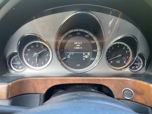 Used 2011 Mercedes-Benz E 350 4MATIC Sedan image 11