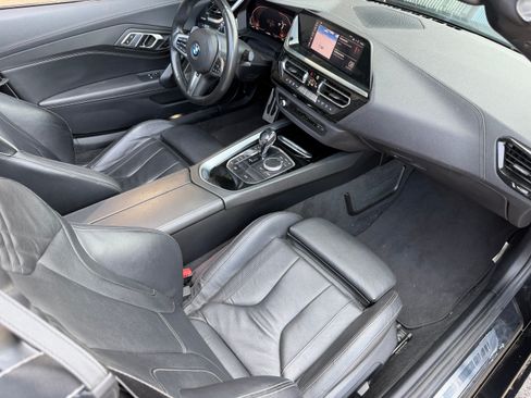 Used 2019 BMW Z4 sDrive30i w/ M Sport Package RWD image 16