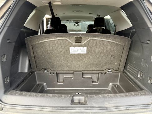 Used 2020 Chevrolet Traverse LT image 12