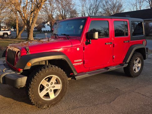 Used 2012 Jeep Wrangler Unlimited Sport image 2