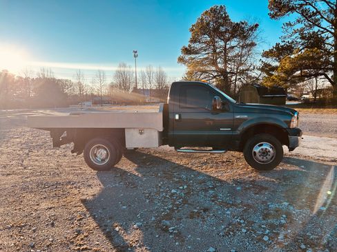 Used 2006 Ford F350 4x4 Regular Cab DRW Super Duty image 6