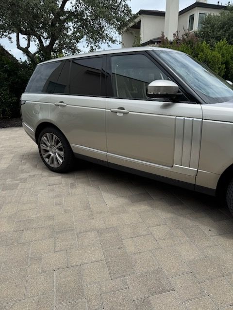 Used 2015 Land Rover Range Rover Supercharged AWD/4WD image 2