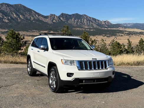 Used 2012 Jeep Grand Cherokee Overland image 9