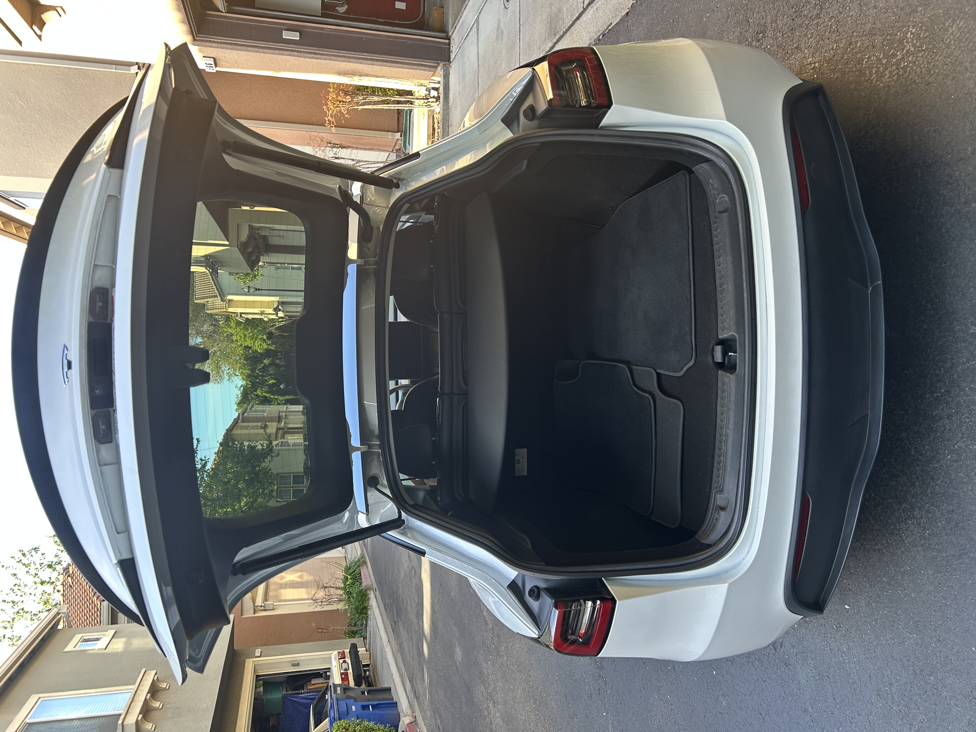 Used 2023 Tesla Model Y Performance AWD/4WD image 5