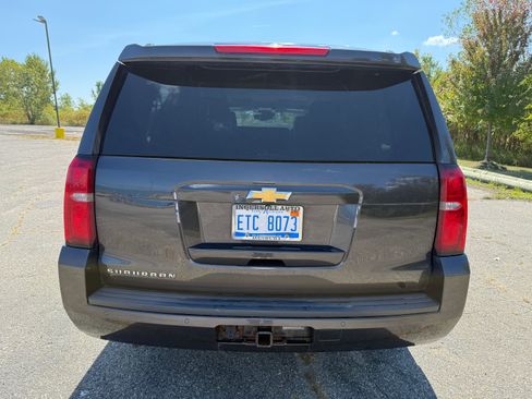 Used 2016 Chevrolet Suburban LT image 6