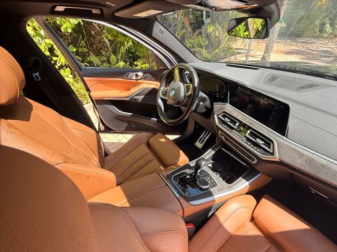 Used 2021 BMW X5 sDrive40i w/ M Sport Package image 5