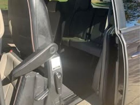 Used 2020 Kia Sedona EX image 2