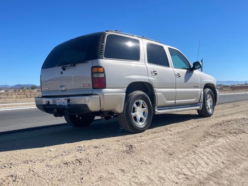 Used 2004 GMC Yukon Denali image 13