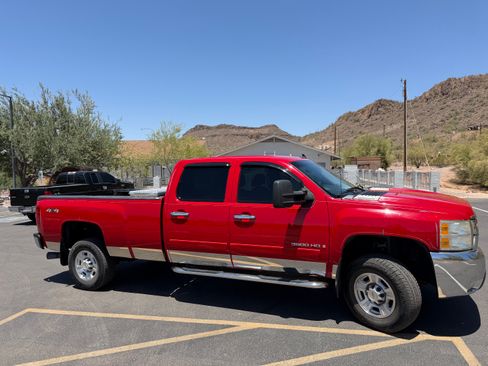 Used 2007 Chevrolet Silverado 3500 LTZ w/ EZ-Lift Tailgate Package AWD/4WD image 2