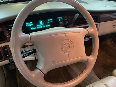 Used 2006 Cadillac DTS image 13