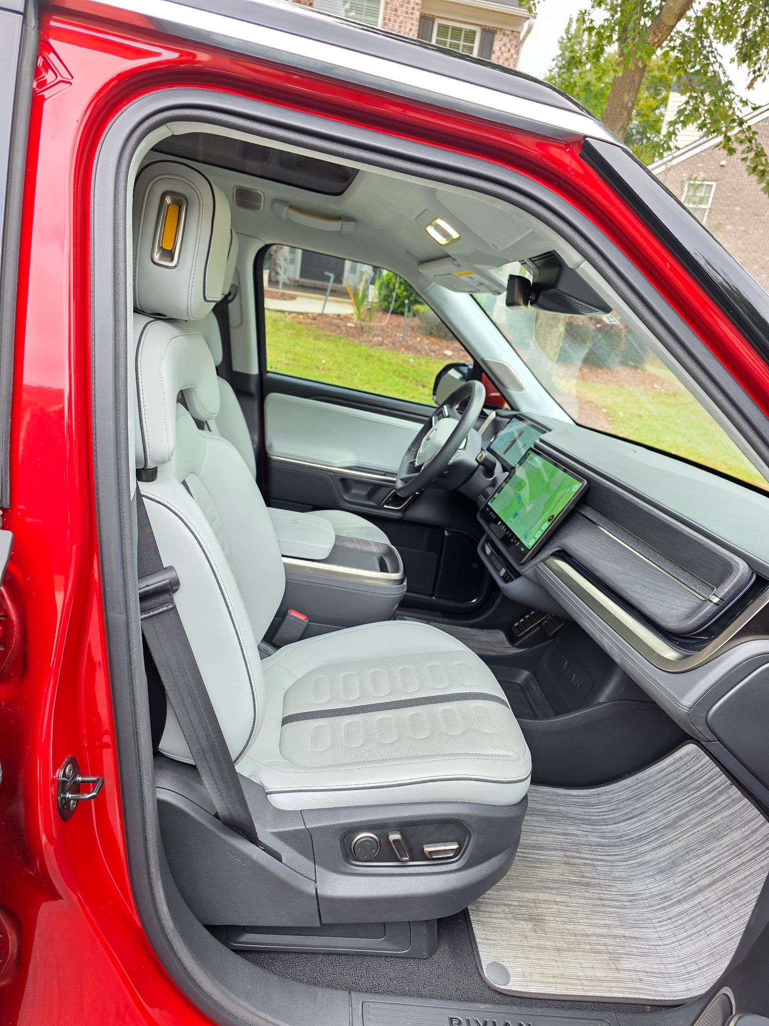 Used 2023 Rivian R1S Adventure Quad AWD/4WD image 8