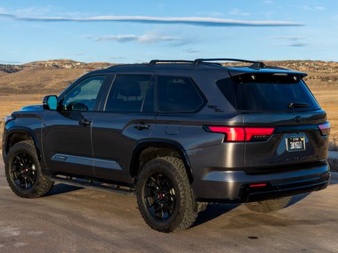 Used 2025 Toyota Sequoia Platinum w/ TRD Off-Road Package image 4