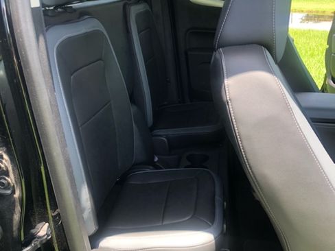 Used 2015 Chevrolet Colorado Z71 RWD image 6