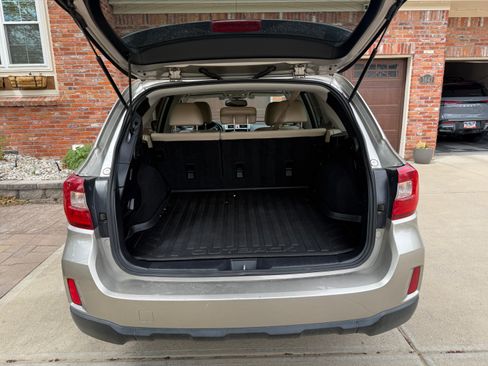 Used 2015 Subaru Outback 3.6R Limited AWD/4WD image 5