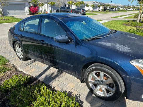 Used 2004 Nissan Maxima 3.5 SL w/ Driver Preferred Pkg image 1