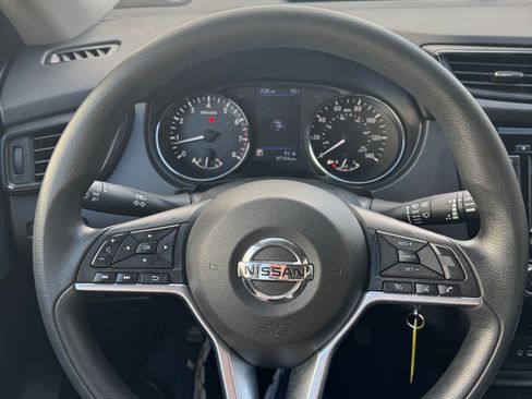 Used 2018 Nissan Rogue S AWD/4WD image 14