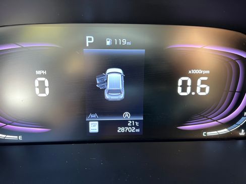 Used 2023 Kia Soul LX w/ LX Technology Package image 11