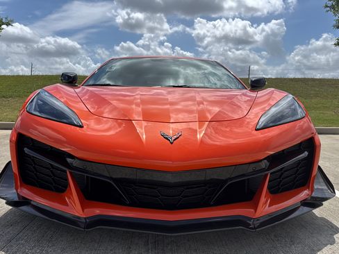 Used 2025 Chevrolet Corvette Z06 w/ Z07 Performance Package RWD image 6