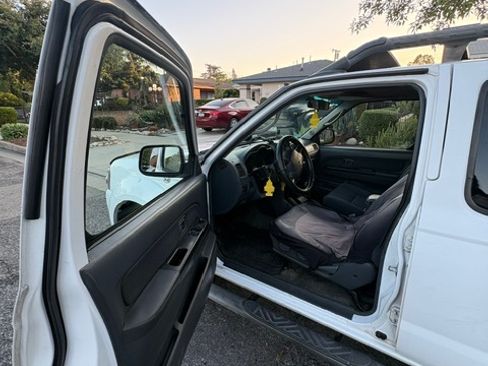 Used 2003 Nissan Frontier XE RWD image 10