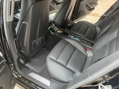 Used 2015 Porsche Panamera S RWD image 12