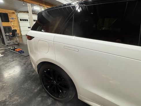 Used 2025 Land Rover Range Rover Sport Dynamic SE image 15