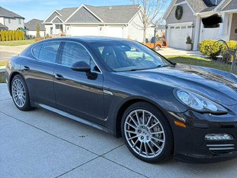 Used 2011 Porsche Panamera 4S image 10