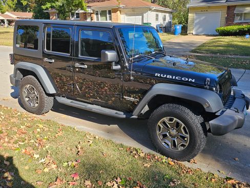 Used 2013 Jeep Wrangler Unlimited Rubicon w/ Connectivity Group image 5