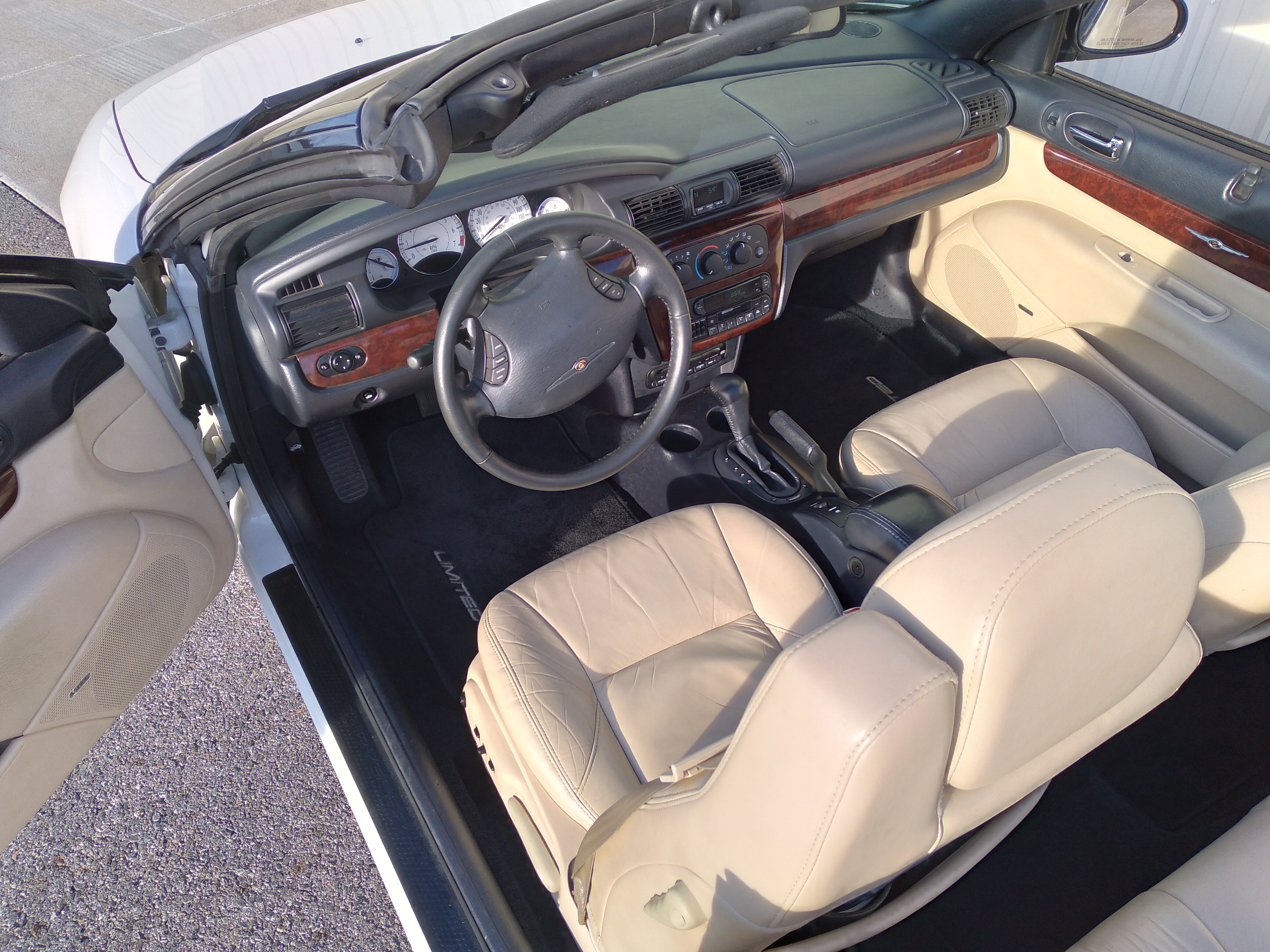 Used 2002 Chrysler Sebring Limited FWD image 20