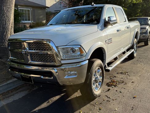 Used 2013 RAM 2500 Laramie w/ Convenience Group AWD/4WD image 4