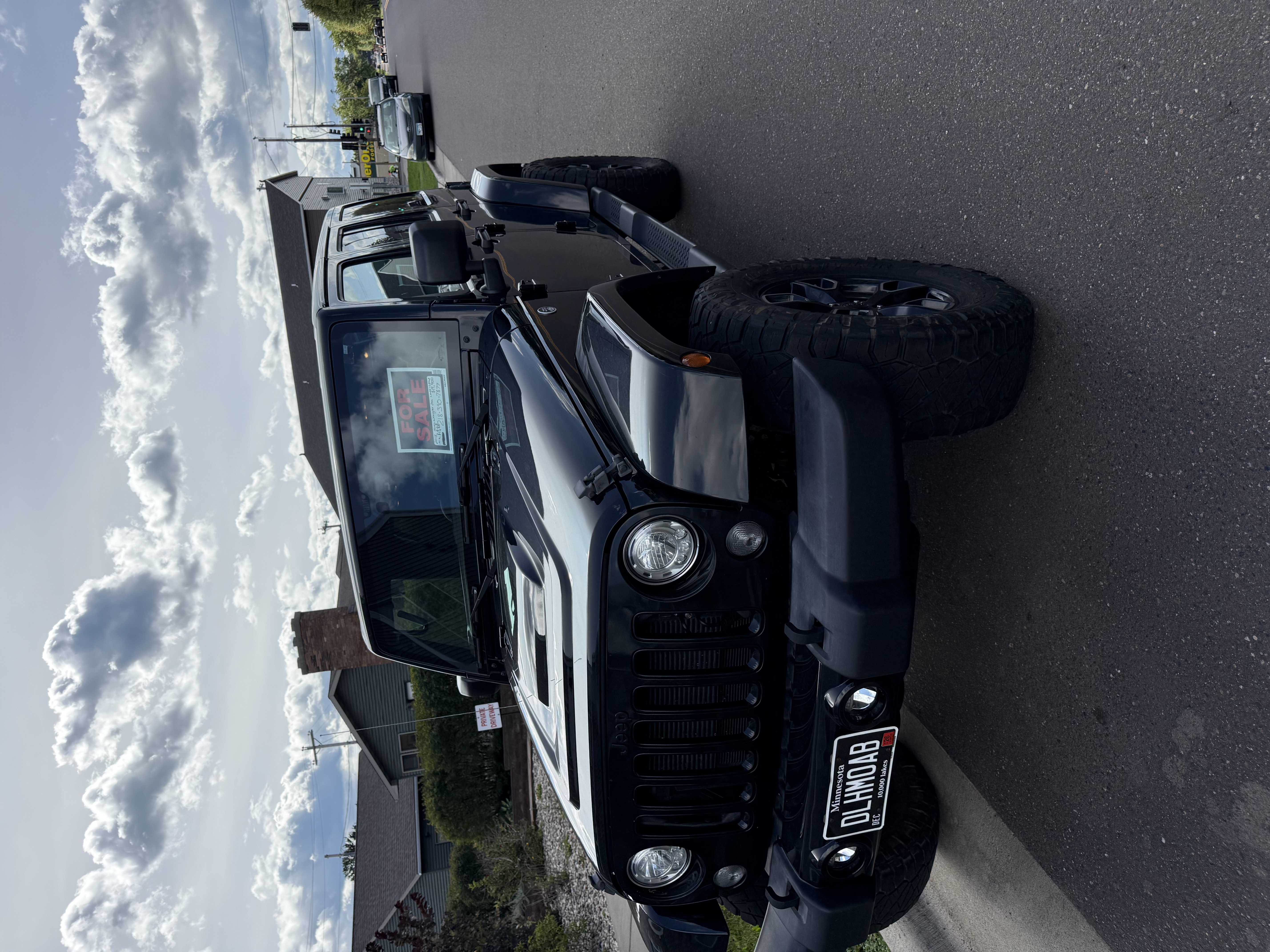 Used 2018 Jeep Wrangler Unlimited Sahara AWD/4WD image 2