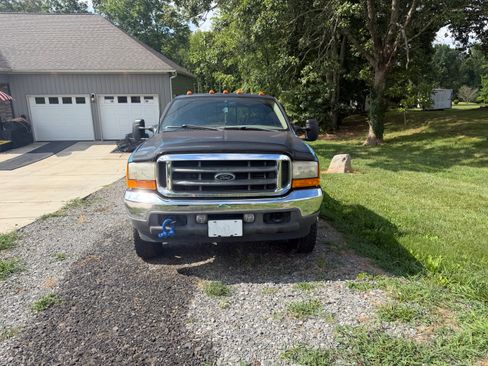 Used 2001 Ford F350 4x4 Crew Cab DRW Super Duty image 2
