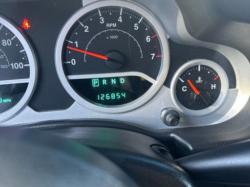 Used 2009 Jeep Wrangler Sahara w/ Dual Top Group image 9