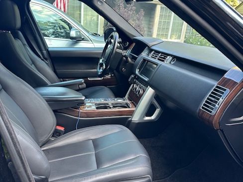 Used 2016 Land Rover Range Rover image 8