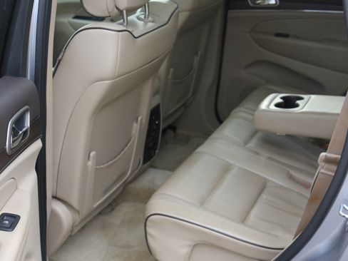 Used 2015 Jeep Grand Cherokee Overland w/ Advanced Technology Group image 6