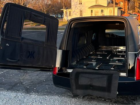 Used 2001 Cadillac De Ville Sedan image 8