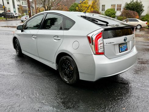 Used 2013 Toyota Prius Two image 5