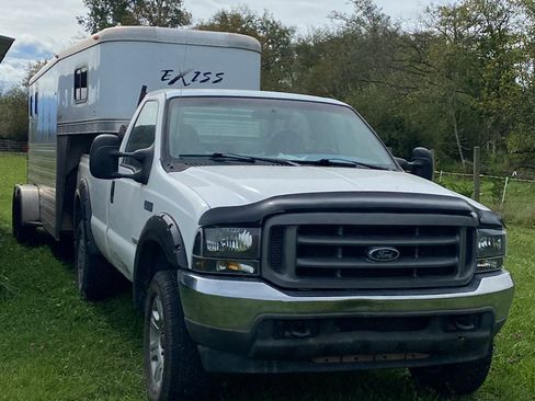 Used 2004 Ford F350 XL image 4