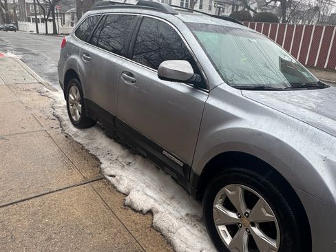 Used 2012 Subaru Outback 2.5i Limited image 13