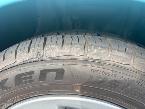 Used 2013 Toyota Prius C One image 8